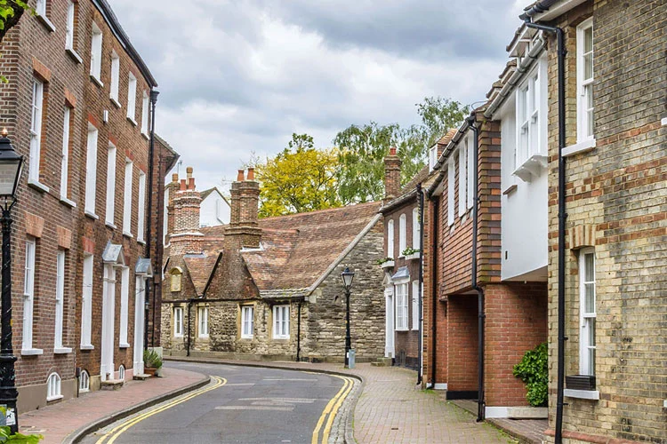 Choosing a qualified Surveyor Bristol with expert tips for property 